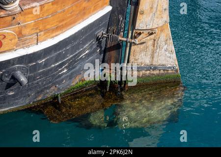 detail-of-the-stern-and-rudder