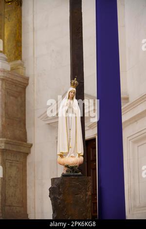 Detail Madonna, interior view of the Basilica of Our Lady of the Rosary in Fatima in central Portugal, Fatima, Portugal Stock Photo