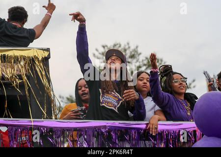 Baton Rouge, LA, USA. 5th Apr, 2023. Former LSU great Seimone Augustus throws beads to fans during LSU's Women's Basketball National Championship Celebration at the Pete Maravich Assembly Center in Baton Rouge, LA. Jonathan Mailhes/CSM/Alamy Live News Stock Photo