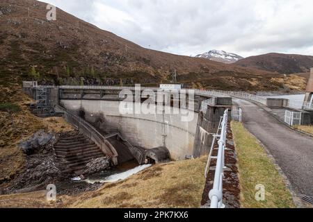 Monar Dam in Glen Strathfarrar, highland, Scotland Stock Photo