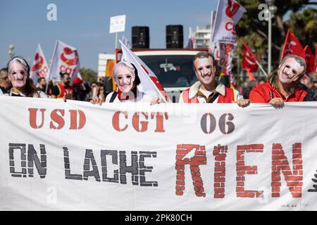 Nice, France. 06th Apr, 2023. 11th day of mobilization against pension reform like here in Nice, Southern France, where thousands of people are still mobilized to say no to retirement at 64. On April 6th, 2023 in Nice, France. Manifestation contre la réforme des retraites a Nice, FRANCE. Le 6 avril 2023 Photo by Shootpix/ABACAPRESS.COM Credit: Abaca Press/Alamy Live News Stock Photo