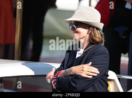 VENICE, ITALY - SEPTEMBER 05: Sigourney Weaver arrives at the Hotel Excelsior during the 79th Venice Film Festival on September 05, 2022 in Venice Stock Photo