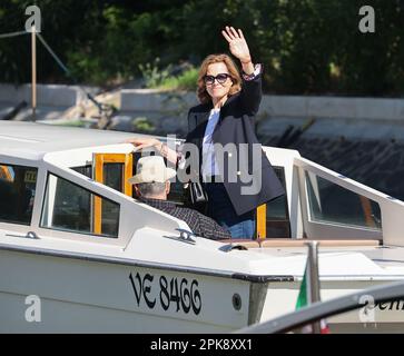 VENICE, ITALY - SEPTEMBER 05: Sigourney Weaver arrives at the Hotel Excelsior during the 79th Venice Film Festival on September 05, 2022 in Venice Stock Photo