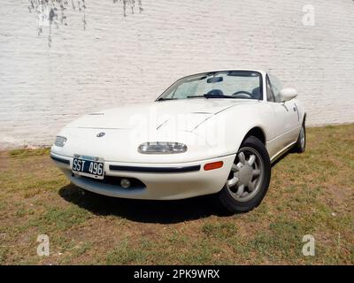 old-white-sport-1990s-mazda-mx