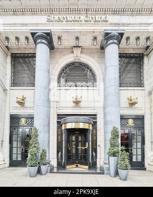 The Sheraton Grand Park Lane hotel, Piccadilly, London, England. Stock Photo