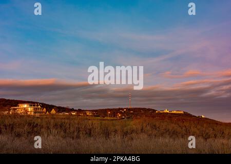 Vienna, Wienerwald (Vienna Woods) with restaurant Cobenzl, mountain Kahlenberg with antenna, mountain Leopoldsberg with church FLTR in 19. Döbling, Austria Stock Photo