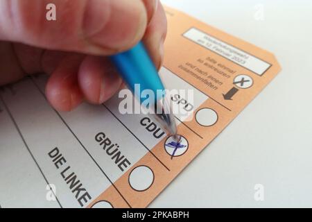 19.01.2023, Germany, , Berlin - Symbolic photo: Voting for the CDU in the repeat election for the Berlin House of Representatives. 00S230119D499CAROEX Stock Photo