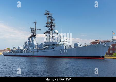 Guided missile destroyer Mölders, liaison harbor, German Naval Museum on South Beach, Wilhelmshaven, Lower Saxony, Germany Stock Photo