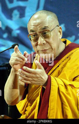 His Holiness the 14th Dalai Lama conducts a media conference before commencing his ‘Stages Of Meditation’ teachings being held over four days in Sydney from 11-14 June at Sydney Showground in Sydney Olympic Park. Sydney, Australia. 11.06.08. Stock Photo