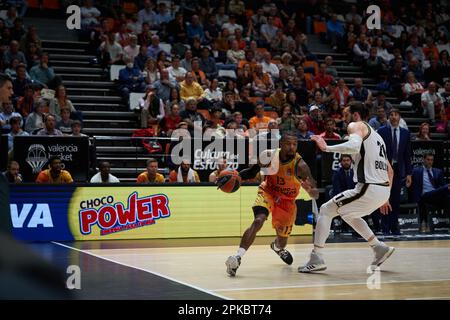 Shannoon Evans of Valencia basket (L) and Tornike Shengelia of Virtus Segafredo Bologna Roster (R) in action during the Turkish Airlines EuroLeague Re Stock Photo