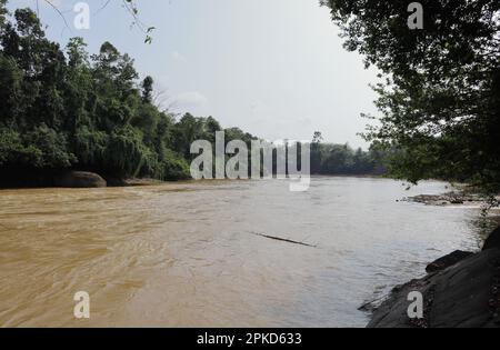 Kalu Ranga Sri Lanka: The Kalu Ganga (Black River) near Kalutara, south of Colombo ...