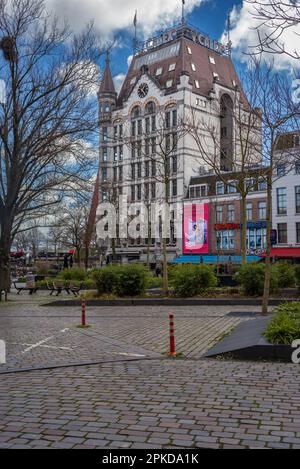 27 March 2023, Rotterdam, Netherlands, View on  famous historical skyscraper The White House, White House (Witte Huis) in Old Harbour Stock Photo