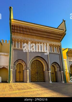 Main gate of the Royal Palace of Fes, Fes, Morocco Stock Photo - Alamy