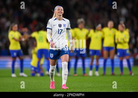 06 Apr 2023 - England v Brazil - Women’s Finalissima - Wembley Stadium  England's Chloe Kelly steps forward to take take her winning penalty during the penalty shootout during the Women's Finalissima 2023 at Wembley as they beat Brazil 4-2 on penalties.  Picture : Mark Pain / Alamy Live News Stock Photo
