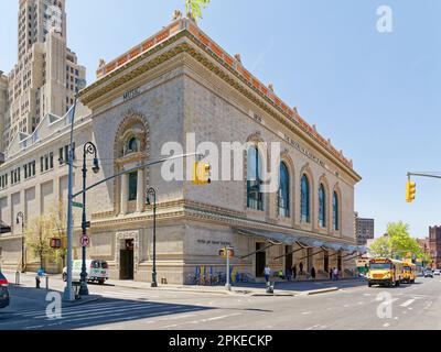 Brooklyn Academy of Music Peter Jay Sharp Building, is a Renaissance Revival style cultural center of brick and polychrome terra cotta. (NE corner) Stock Photo