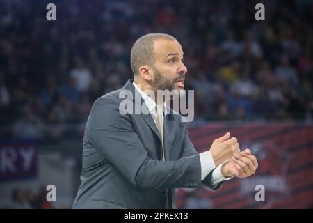 Vitoria-Gasteiz, Euskadi, Spain. 6th Apr, 2023. Vitoria-Gasteiz, Spain, 06th April, 2023: The head coach of LDLC ASVEL Villeurbanne, TJ Parker during the 33rd Round of the regular league of the Turkish Airlines EuroLeague 2022-23 between Cazoo Baskonia Vitoria-Gasteiz and LDLC ASVEL Villeurbanne, on April 6, 2023, at the Buesa Arena in Vitoria, Spain. (Credit Image: © Alberto Brevers/Pacific Press via ZUMA Press Wire) EDITORIAL USAGE ONLY! Not for Commercial USAGE! Stock Photo