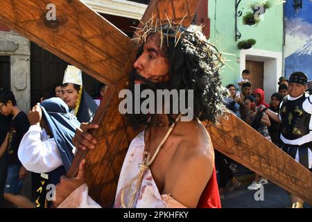 Atlixco, Mexico. 7th Apr, 2023. A person representing Jesus, takes part during the Representation of the Stations of the Cross on Good Friday as part of the Holy Week Celebrations. on April 7, 2023 in Atlixco, Mexico. (Credit Image: © Carlos Tischler/eyepix via ZUMA Press Wire) EDITORIAL USAGE ONLY! Not for Commercial USAGE! Stock Photo