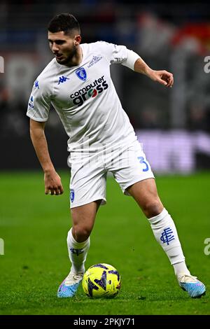 Nicolas Gonzalez (ACF Fiorentina) and Liberato Cacace (Empoli FC) during  the italian soccer Serie A match ACF Fiorentina vs Empoli FC on April 03,  2022 at the Artemio Franchi stadium in Florence