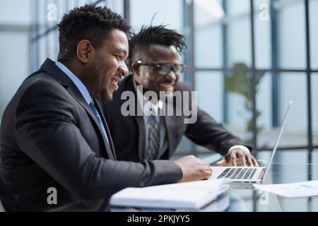 Black hr manager interviewing job candidate. Employment hiring human resources concept Stock Photo