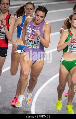 Isabelle Boffey of Great Britain & NI competing in the women’s 800m semi final at the European Indoor Athletics Championships at Ataköy Athletics Aren Stock Photo