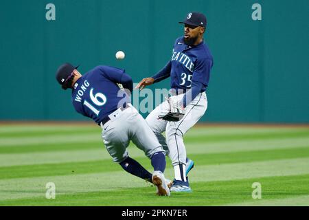 Seattle Mariners second baseman Kolten Wong runs out onto the field before  a baseball game against the St. Louis Cardinals, Sunday, April 23, 2023, in  Seattle. (AP Photo/Lindsey Wasson Stock Photo - Alamy