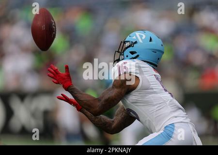 April 8, 2023: Arlington Renegades wide receiver RANNELL HALL (16) makes a catch during the Orlando Guardians vs Arlington Renegades XFL game at Camping World Stadium in Orlando, Fl on April 8, 2023. (Credit Image: © Cory Knowlton/ZUMA Press Wire) EDITORIAL USAGE ONLY! Not for Commercial USAGE! Stock Photo