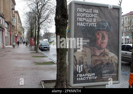 Non Exclusive: DNIPRO, UKRAINE - APRIL 07, 2023 - A billboard calling for people to join the Armed Forces of Ukraine to defend themselves and their co Stock Photo