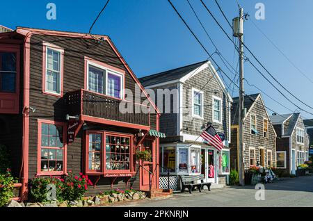 Small shops on Bearskin Neck in Rockport, an idyllic fishing village on Cape Ann, Essex County, Massachusetts, New England, United States Stock Photo