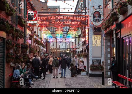 busy exchange place and the duke of york pub Belfast City Centre, Northern Ireland, UK Stock Photo