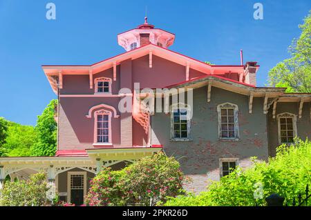 the historic asa packer mansion in Jim Thorpe Pennsylvania on sunny blue sky day. Stock Photo