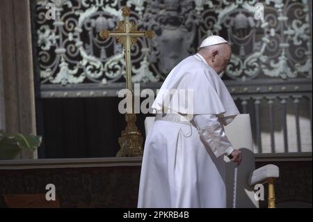 Vatican City State, Vatican City. 09th Apr, 2023. Pope Francis celebrates the Easter Mass in St. Peter's Square, at the Vatican.on Sunday, April 9, 2023. Photo by Stefano Spaziani/UPI Credit: UPI/Alamy Live News Stock Photo