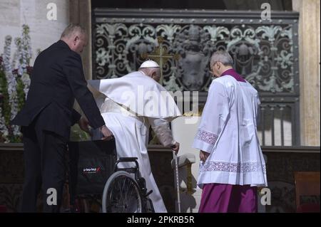 Vatican City State, Vatican City. 09th Apr, 2023. Pope Francis celebrates the Easter Mass in St. Peter's Square, at the Vatican.on Sunday, April 9, 2023. Photo by Stefano Spaziani/UPI Credit: UPI/Alamy Live News Stock Photo