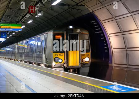 HEATHROW, LONDON, UK, 9TH MARCH 2023: London Underground roundel at ...