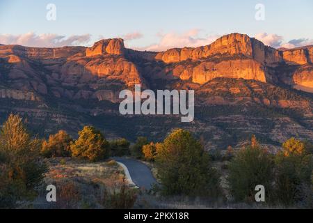 Mountain Range Rocs de Queralt at Sunset  in Pallars Jussa, Catalonia Stock Photo