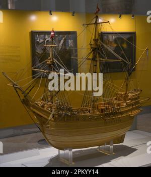 'Madre de Deus (Mother of God). Portuguese carrack used for trade with India. It was built and launched in 1589. This ship made two round voyages to the East Indies. In 1592, during its return from the second voyage, loaded with jewels and spices, it was captured by English ships off the Flores Island, in the Azores archipelago. After its capture and plunder, it was taken to Dartmouth (England), where it remained on display to the admiration and amazement of the public. Model. Maritime Museum. Lisbon, Portugal. Stock Photo