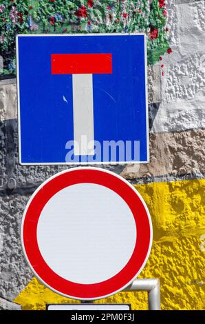 traffic sign indicating a dead end street Stock Photo