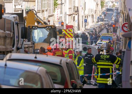 Sylvain Rostaing / Le Pictorium -  Building collapse at 17 rue Tivoli in Marseille -  9/4/2023  -  France / Bouches-du-Rhone / Marseille  -  Collapse of a building at 17 rue Tivoli in Marseille following an explosion in the night. Between 8 and 10 people are still missing Stock Photo