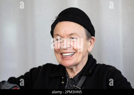 Stockholm, Sverige. 23rd Mar, 2023. Avant-garde artist Laurie Anderson photographed in Stockholm, Sweden, March 23, 2023, in connection with the exhibition Looking into a mirror sideways at Moderna muséet. Photo: Henrik Montgomery/TT/code10060 Credit: TT News Agency/Alamy Live News Stock Photo