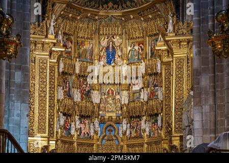 Spain, Galicia, Ourense, stage on the Via de la Plata via Ourense or Camino Sanabres, Spanish pilgrimage routes to Santiago de Compostela, 12th century Saint Martin Cathedral, 16th century altarpiece in the main chapel Stock Photo