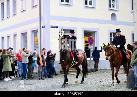 72 Reiter beim 394. Saatreiten am Ostersonntag in Ostritz zu Ostern 2023. Ostritz,09.04.2023. Stock Photo
