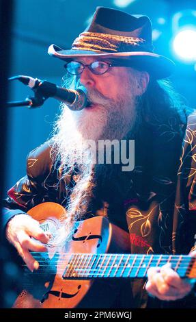 Baby Gramps performing at the 2010 Sydney Festival in Australia as part of the Rogues Gallery, a flexible and changing group of international vocalists and musicians who periodically tour and travel the world to perform pirate songs and seafaring ballads. Stock Photo