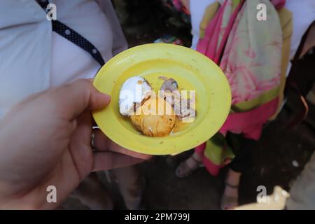 Balut egg : boiled duck embryo, fertilized eggs, asian aphrodisiac culinary specialty (street food) popular in Philippines, Cambodia, Vietnam, China Stock Photo