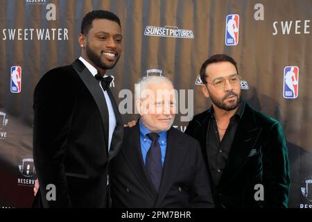 April 11, 2023, Burbank, California, USA: BURBANK, CALIFORNIA - APR 11, 2023: Everett Osborne, Richard Dreyfuss, Jeremy Piven at the Los Angeles premiere of Sweetwater at the Steven J. Ross Theatre at Warner Bros. (Credit Image: © Nina Prommer/ZUMA Press Wire) EDITORIAL USAGE ONLY! Not for Commercial USAGE! Stock Photo