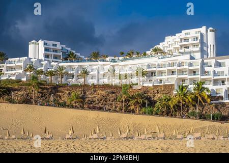 Spain, Canary Islands, Fuerteventura, municipality of Pajara, Morro Jable searesort, La Cebada beach, 5 stars Hotel Riu Palace Jandia Stock Photo