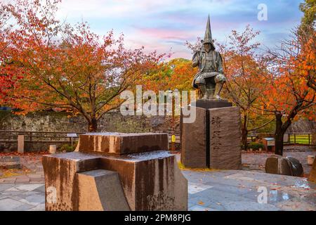 Kumamoto, Japan - Nov 23 2022: Statue of Katō Kiyomasa in front of Kumamoto castle, he is famed for building Kumamoto Castle, considered one of Japan' Stock Photo