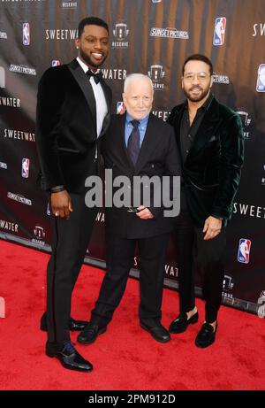 BURBANK, CALIFORNIA - APRIL 11: (L-R) Everett Osborne, Richard Dreyfuss and Jeremy Piven attend the Los Angeles premiere of 'Sweetwater' at Steven J. Stock Photo