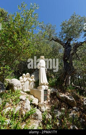 Statue of the three shepherd children with the angel, valinhos, Fatima, Portugal Stock Photo