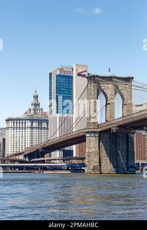 Beauties and the Beast: Landmarks David N. Dinkins Manhattan Municipal Building and the Brooklyn Bridge sandwich 375 Pearl Street, Verizon Building. Stock Photo