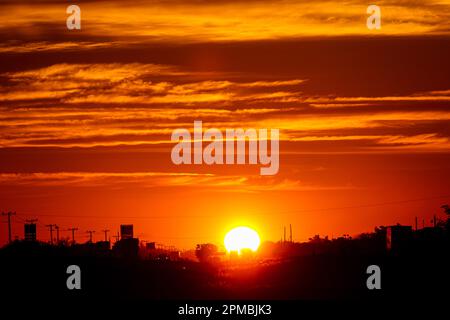 sunset on Highway 15 as it passes through the Yaquis towns between the municipalities of Empalme and Ciudad Obregon in the southern Mexican state of Sonora, Mexico. © (© Photo by Luis Gutierrez / Norte Photo)  atardecer en la carretera 15 a su paso por los pueblos Yaquis entre los municipios de  Empalme y Ciudad Obregon  sur del estado mexicano de Sonora, Mexico . © (© Photo by LuisGutierrez / Norte Photo) Stock Photo