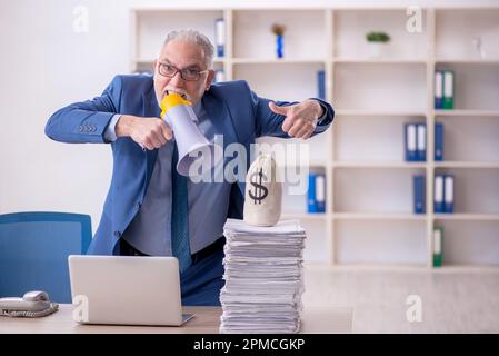 Old businessman employee in remuneration concept Stock Photo